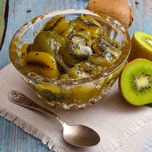 Composta fresca di kiwi all’erba cedrina e Robiola