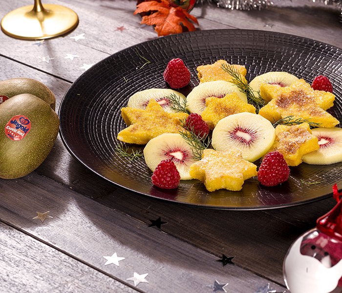 Pandorato con kiwi rossi e lamponi