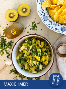 Insalata con salmone affumicato e kiwi rosso