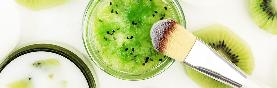 Maschera al kiwi per capelli lucenti Maschera al kiwi per capelli lucenti