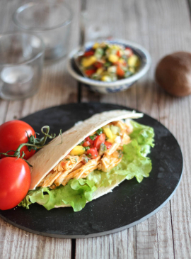 Tacos mit Pulled Chicken und exotischer Kiwi-Salsa