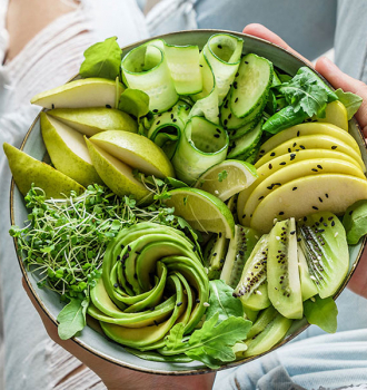 Insalata kiwi avocado e noci