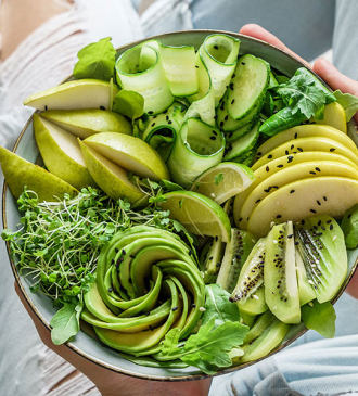 Insalata kiwi avocado e noci