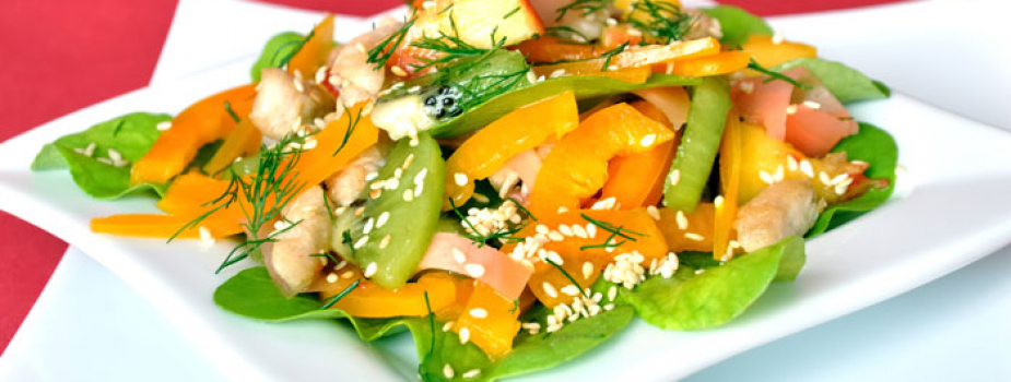 Straccetti di pollo kiwi e valeriana