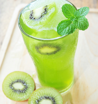 Kiwi cocktail