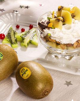 Bol à la ricotta, au chocolat et à la crème de kiwi Bol à la ricotta, au chocolat et à la crème de kiwi