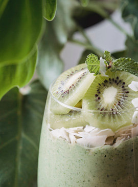 Green Smoothie: recipe with Jingold green kiwis, avocado and banana