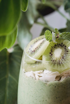 Batido verde: receta con kiwis verdes Jingold, aguacate y plátano