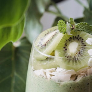 Green Smoothie: Rezept mit grünen Jingold-Kiwis, Avocado und Banane