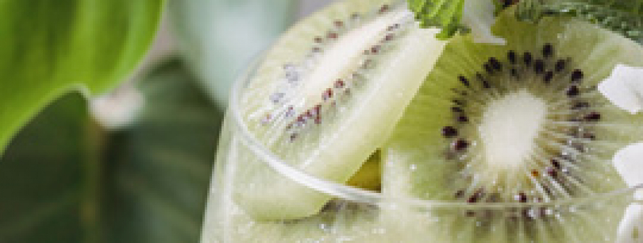 Batido verde: receta con kiwis verdes Jingold, aguacate y plátano