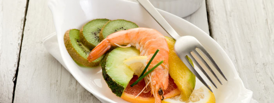 Shrimps and fruit salad