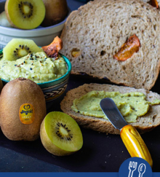 Pane ai kiwi e mandorle con hummus ai kiwi