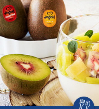 Panna cotta salata con kiwi e gambero al curry