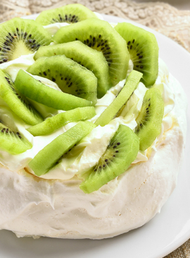 Tropical pavlova