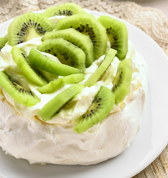 Tropical pavlova