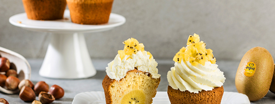 Cupcakes veganos con avellanas y kiwis