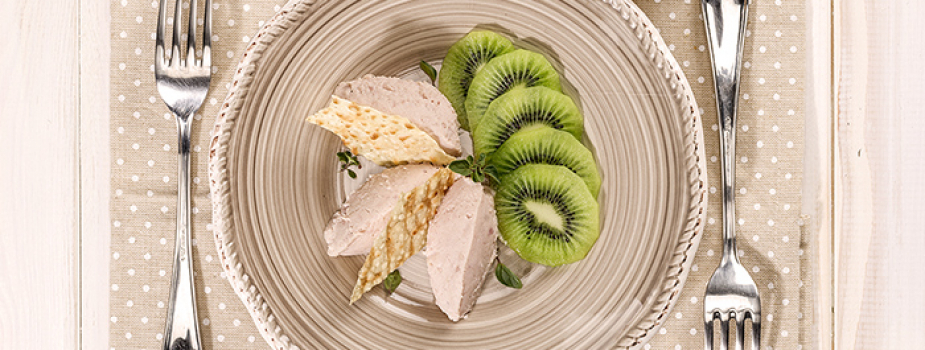 Mousse de jamón y kiwi