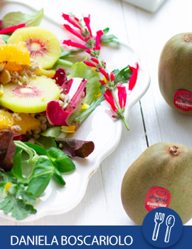 Saraceno salad con kiwi rossi