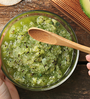 Massaggio scrub al kiwi