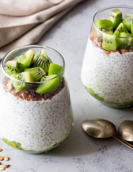 Chia Pudding with green kiwi