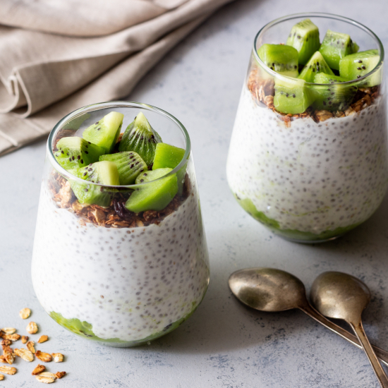 Pudim de chia com kiwi verde