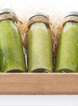 Smoothie mit Kiwi und Römersalat