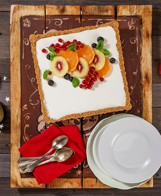Cheesecake mit Joghurt und roten Kiwis