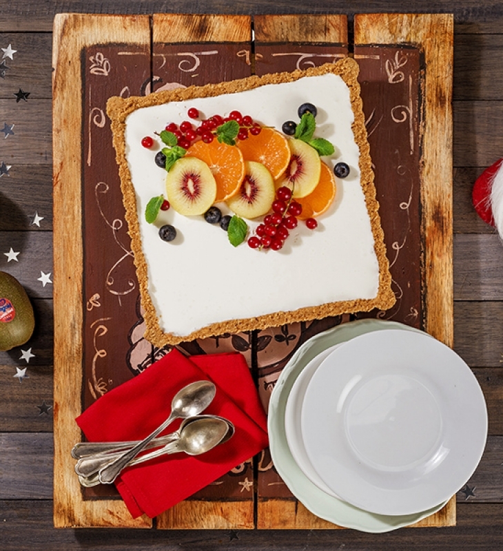 Cheesecake allo yogurt e kiwi rossi Cheesecake allo yogurt e kiwi rossi