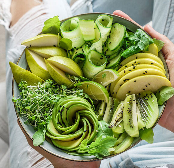 Kiwi, avocado and walnut salad