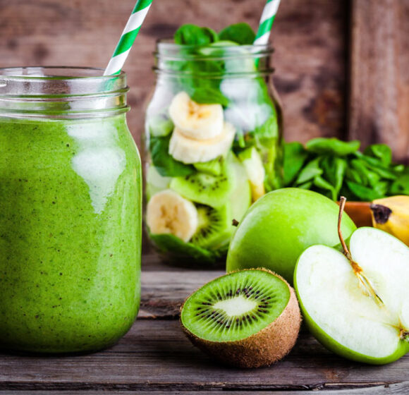 Flatten your tummy with kiwi!