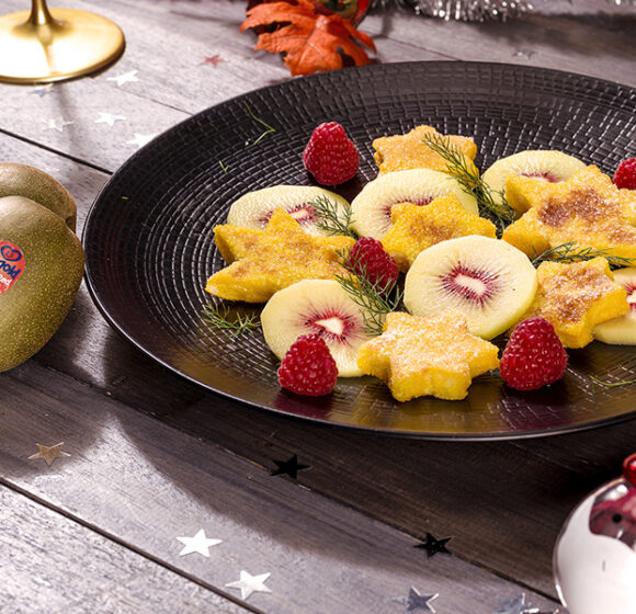 Pandorato con kiwi rossi e lamponi