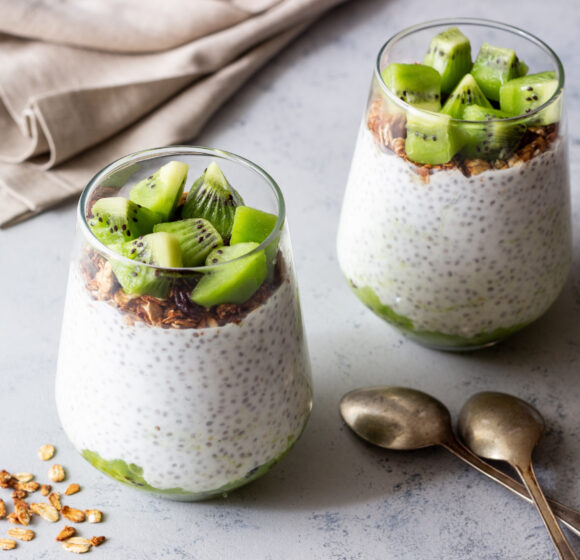 Pudim de chia com kiwi verde